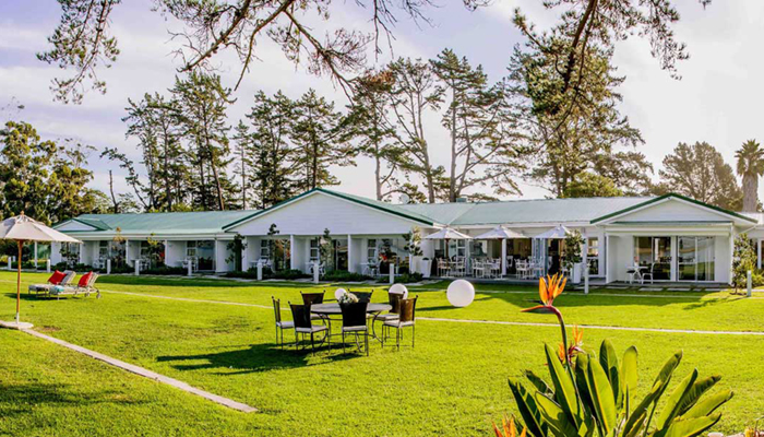Image of Lakeside Lodge and Spa garden