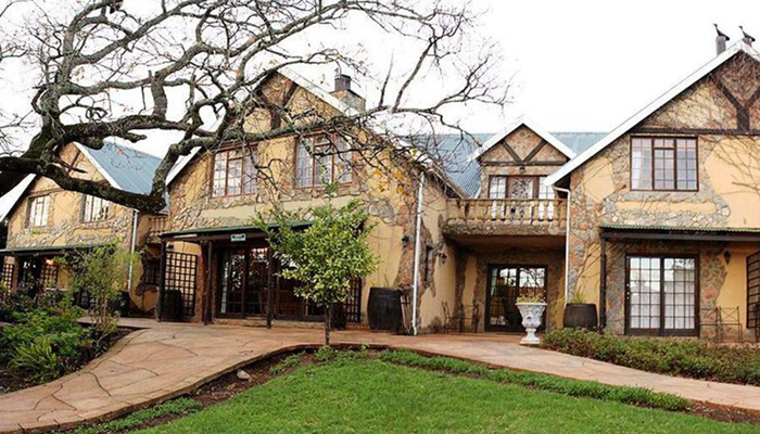 Image of Portland Manor exterior