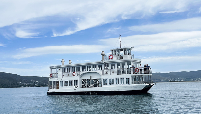 Featherbed Paddle Cruiser on Knysna Lagoon