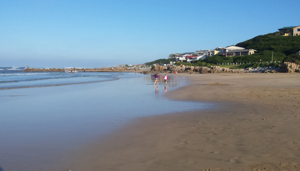 Buffalo Bay beach and ocean near Knysna