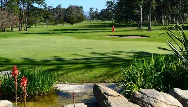Green and water feature at Knysna Golf Club